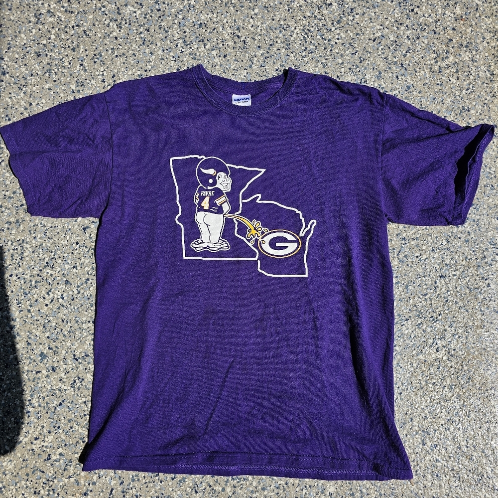 Vikings Graphic T-Shirt